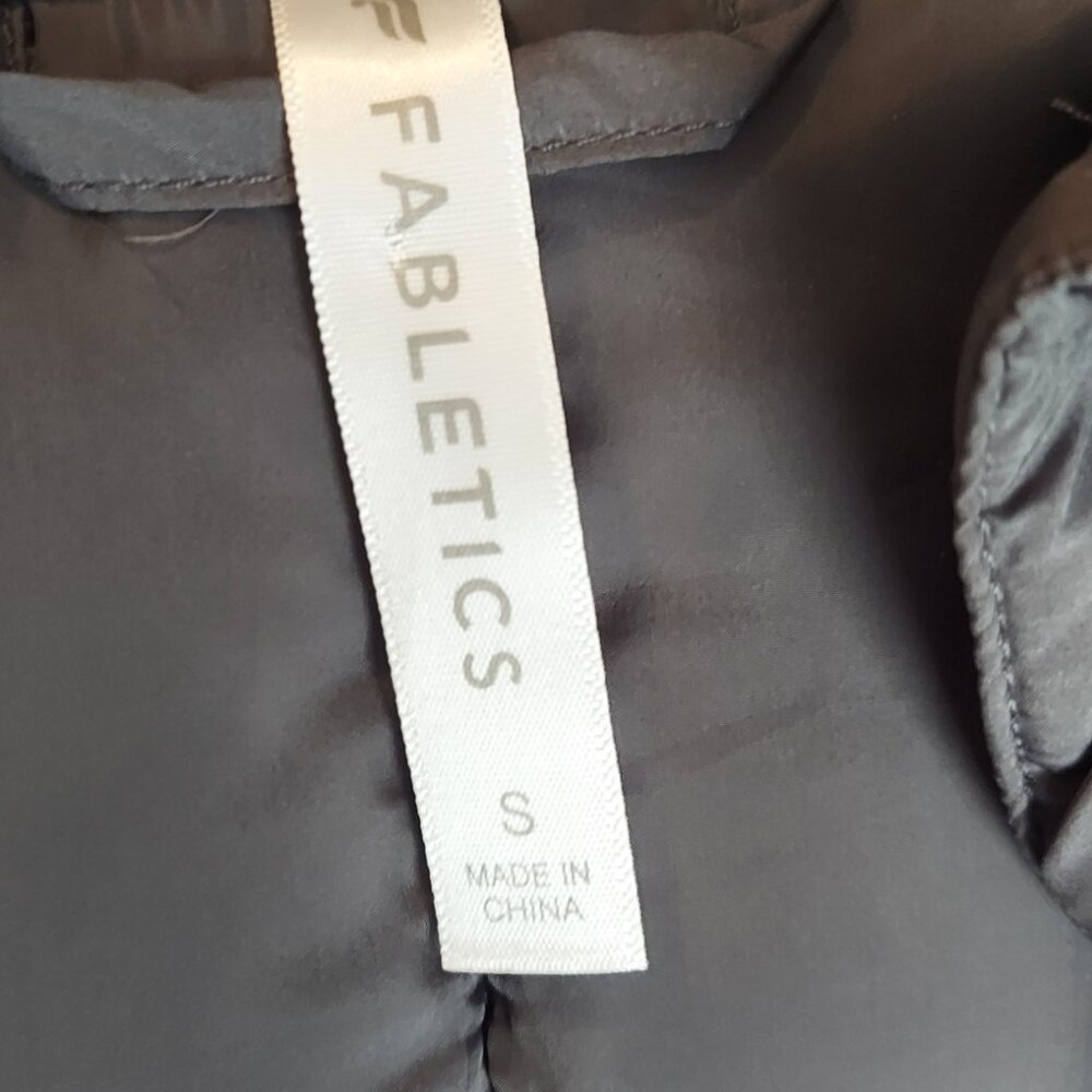 Fabletics Cloud Nine Puffer Vest - Picture 7 of 9